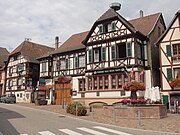 Auberge « Aux Deux Clés », 54 rue du Général-de-Gaulle.