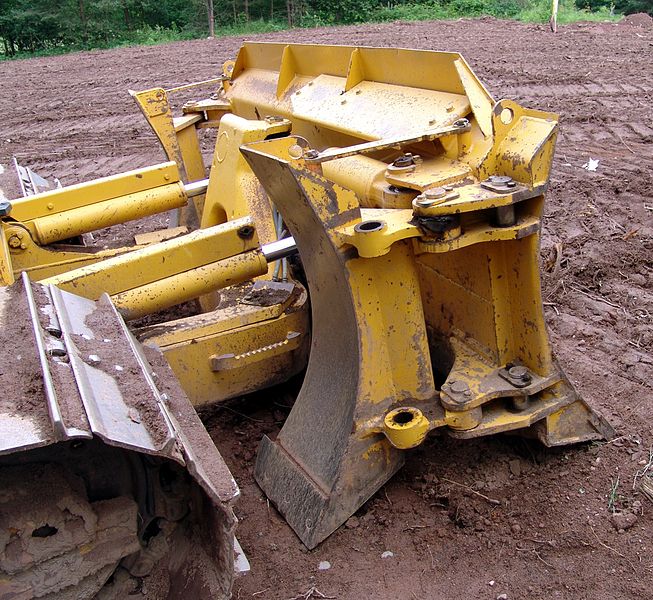 File:Komatsu 61PX Planierraupe 3.JPG