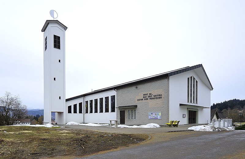 File:Krumpendorf Pfarrkirche heiliger Georg 09032013 055.jpg