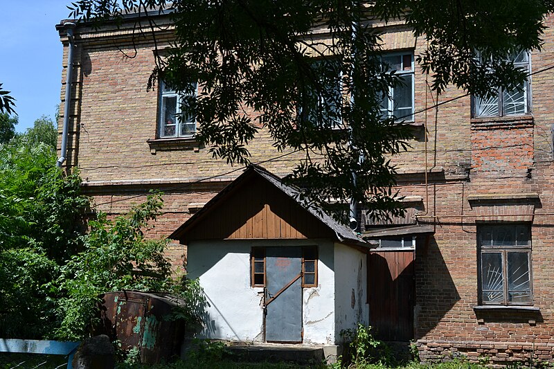 File:Kupychiv Turiiskyi Volynska-mister's house-east view.jpg