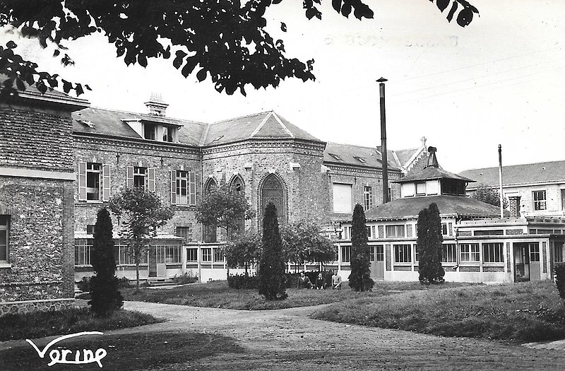 File:L3176 - Lagny-sur-Marne - Vue des jardins de l'hôpital.jpg