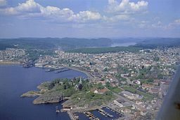 Flygfoto över Larvik cirka 1964.