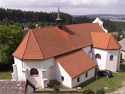 Farní kostel svatého Víta, souřadnice: 49°36′49,02″ s. š., 15°24′44,48″ v. d.
