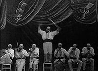 Méliès, L'homme-orchestre (Star Film 262-263, 1900) 02.jpg