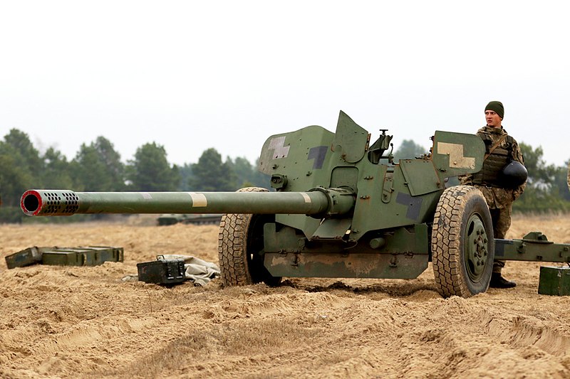 File:MT-12 100 mm anti-tank gun in Ukrainian service.jpg