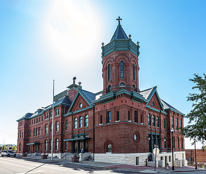 File:Mississippi River Commission building in Vicksburg.jpg