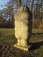 Moers stone giants 02.jpg