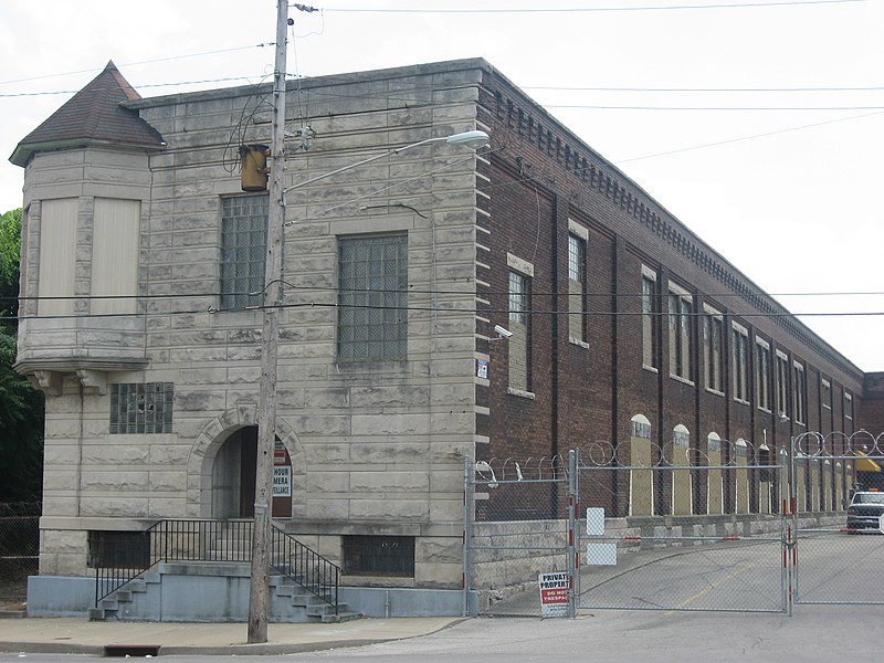 File:Monon Freight Depot in Louisville.jpg