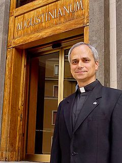 Erkebiskop Robert Prevost, OSA.jpg
