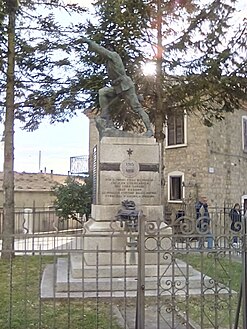 Monumento ai Caduti di Vaglio.jpg