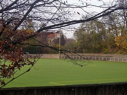 So kommt man zu dem Nnw-Platz mit den Öffentlichen - Mehr zum Ort Hier