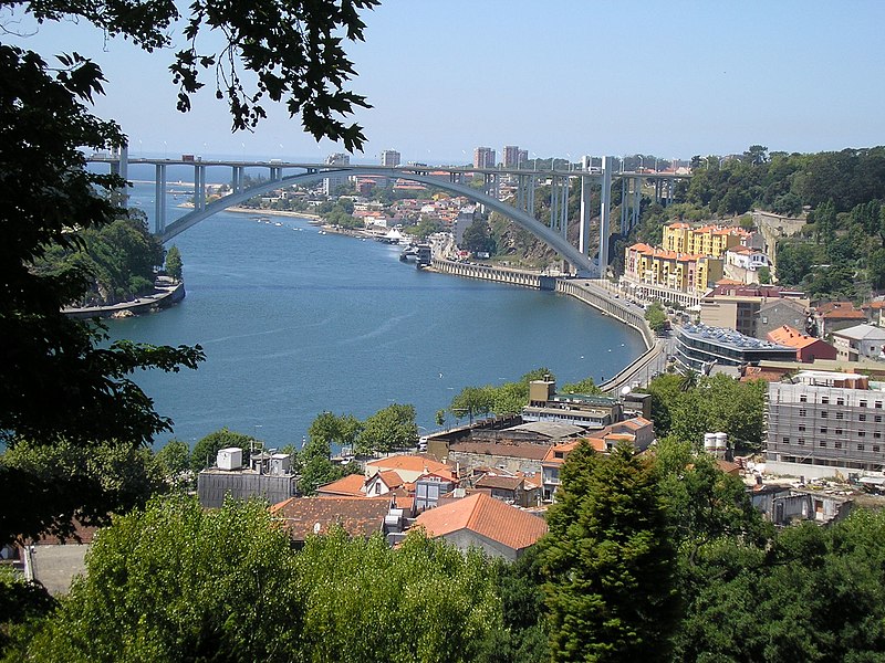 File:New Bridge, Porto (6847150855).jpg