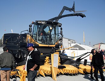 New Holland selvkørende FR9000 grønthøster.