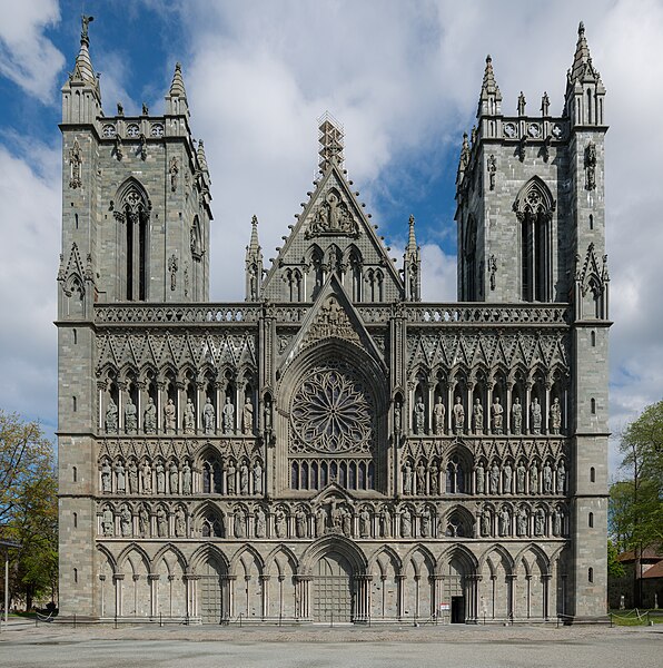 File:Nidaros Cathedral, Trondheim, West view 20150605 1.jpg