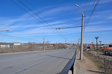 Вид на запад с моста через ж/д ветку