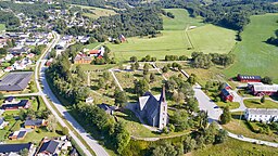 Området kring Orkdals kyrka sett från luften.