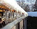 Overhanging snow and icicles 02.jpg