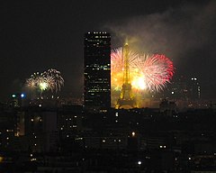 Paris-fireworks-14-july-2005.jpg