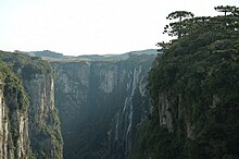 Parque Nacional dos Aparados da Serra, Canion Itaimbezinho (3).jpg