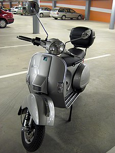 Piaggio Vespa PX 200 Disc 2003.jpg