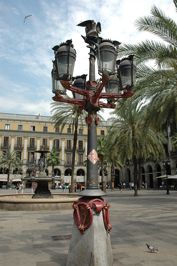 Fanals de la Plaça Reial