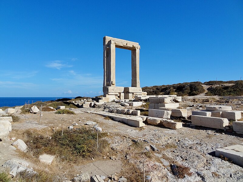 File:Portara Naxos 30.jpg
