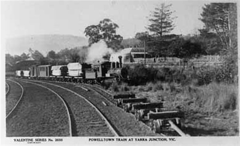 File:Powelltown Train at Yarra Junction, Vic.jpg