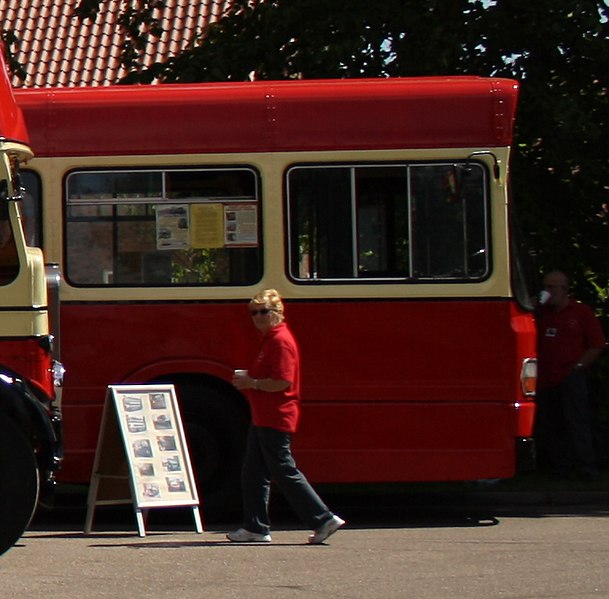 File:Preserved Eastern National bus 1849 (YEV 307S) 1978 Leyland National, Westcliff-on-Sea MS livery, 2011 East Anglia Transport Museum Bus & Coach Event.jpg