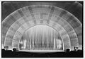 Eguzki-printzen diseinua: New York-eko Radio City Music Hall-eko eszenatokia.