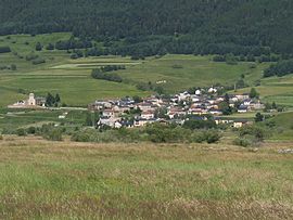 Pohled na Réal ze silnice Formiguères