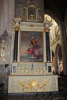 Photo d'un retable baroque en bois sculpté dans une église
