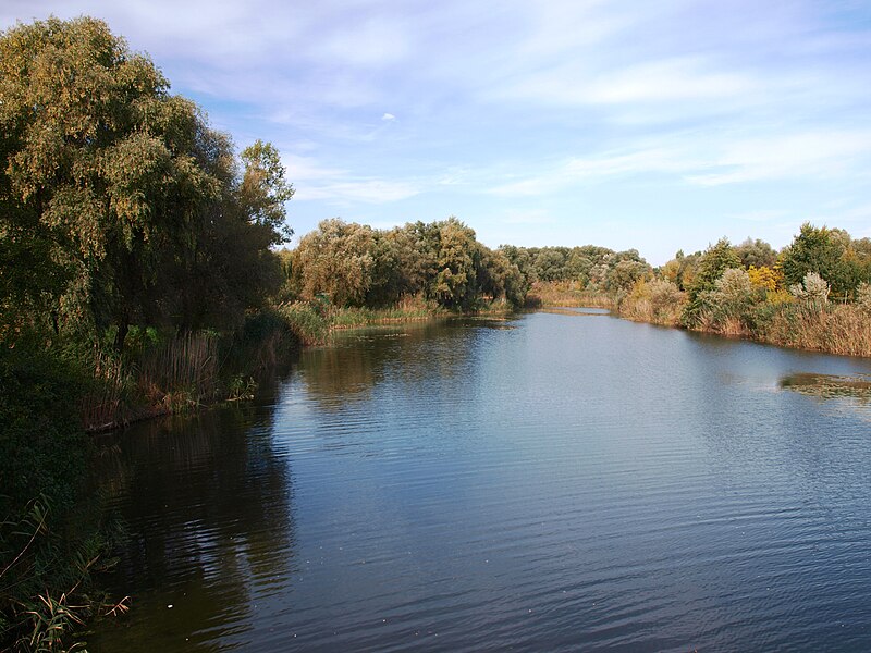 File:River Horol in Myrhorod.JPG