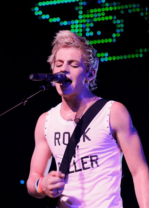 Lynch performing in R5's Loud Tour in 2013