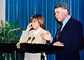 Rueda de prensa de Felipe González y la primera ministra de Turquía. Pool Moncloa. 16 de noviembre de 1995.jpeg