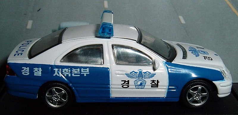 File:S240 Mercedes C-class - Korea National Police (4098292433).jpg