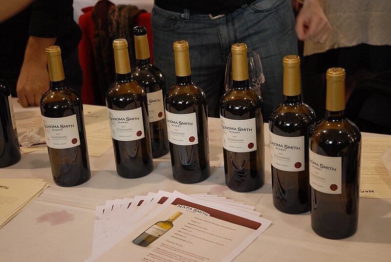 File:SF Chronicle Wine competition Public tasting 2010-02-20 77.jpg