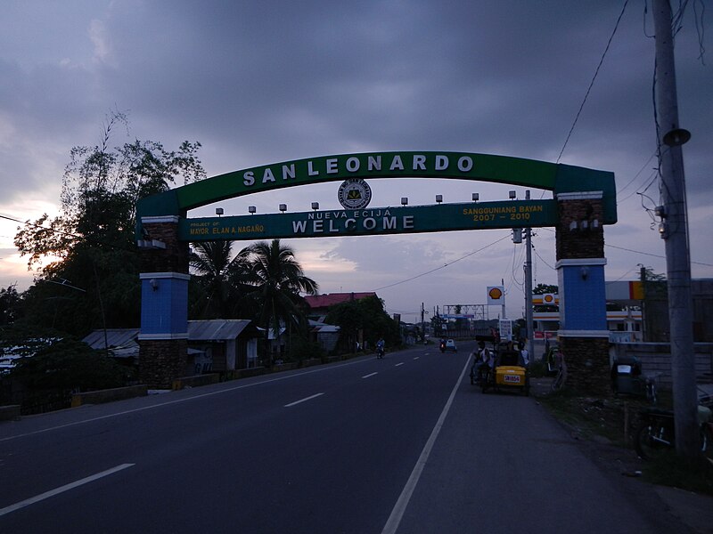 File:San Leonardo Nueva Ecija welcome sign.jpg