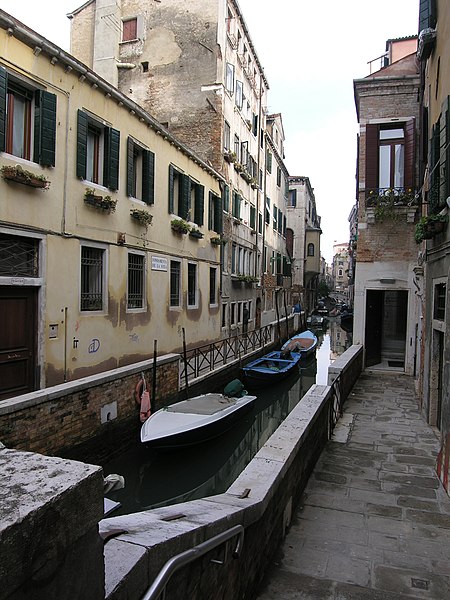 File:San Polo, 30100 Venice, Italy - panoramio (50).jpg