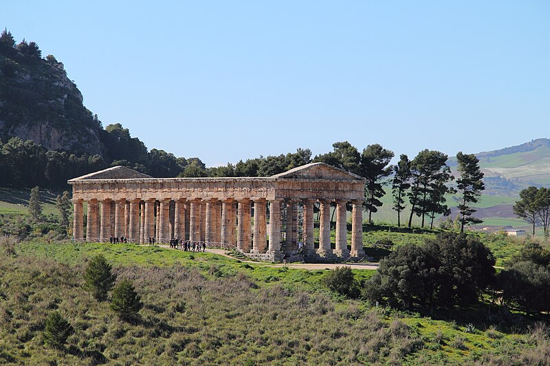 File:Segesta - Griechischer Tempel 2015-03-29w.jpg