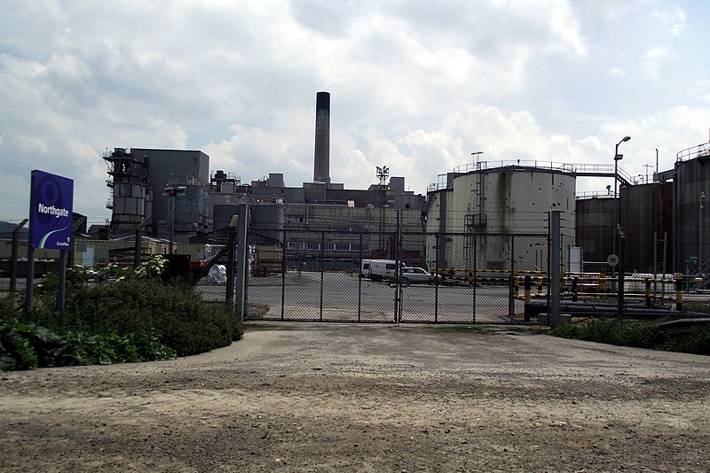 File:Shell Oil Refinery - panoramio.jpg