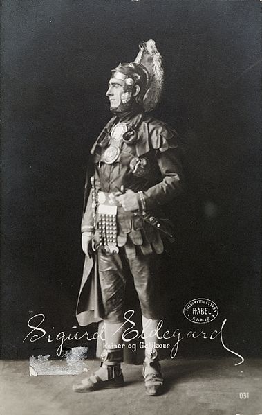 File:Sigurd Eldegard som Sallust fra Perusia i Keiser og Galilæer (1903) - 2.jpg