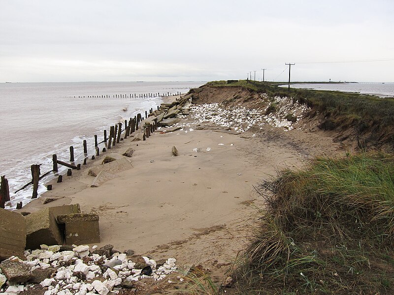 File:Spurn Point eroding - geograph.org.uk - 3050037.jpg