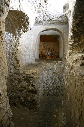 St Catald Catacombs 04.jpg
