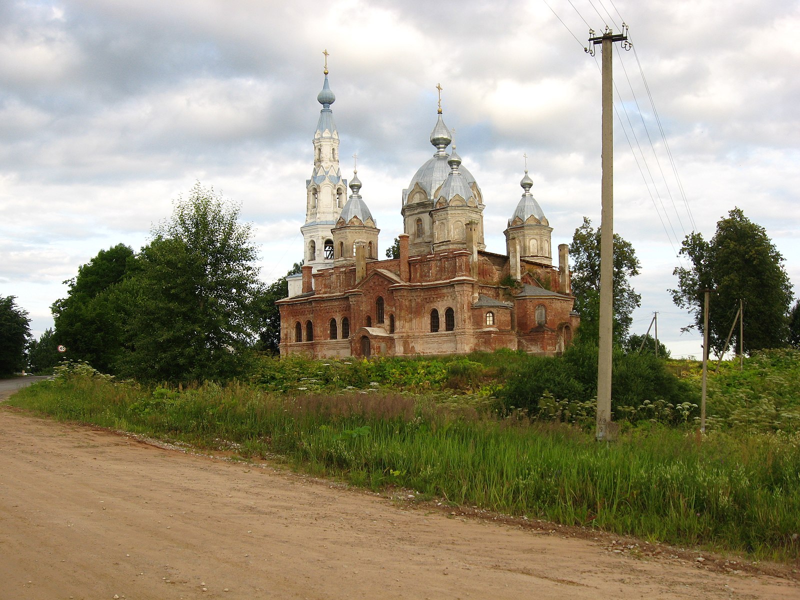 храм в пенино сланцевский район