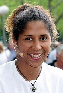 Steffi Jones.jpg