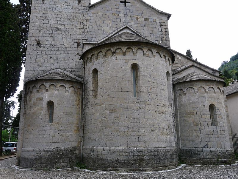File:Struppa-chiesa san siro-abside.jpg