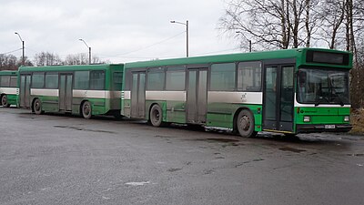 Busstilhenger og buss i Tallinn, Estland