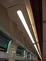 客室内照明は東武初の「LED照明」を採用 （写真はモハ634-21）