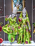 モントリオールのシュリー・サタナン寺院（Temple Sri Sanatan）のクリシュナとルクミニーの像。