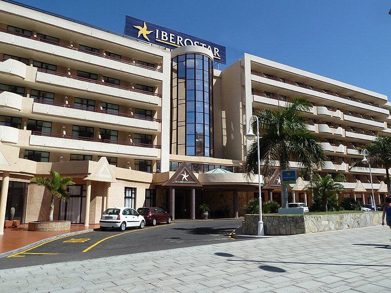 File:Teneriffa - Costa Adeje - Iberostar Torviscas Playa - panoramio.jpg